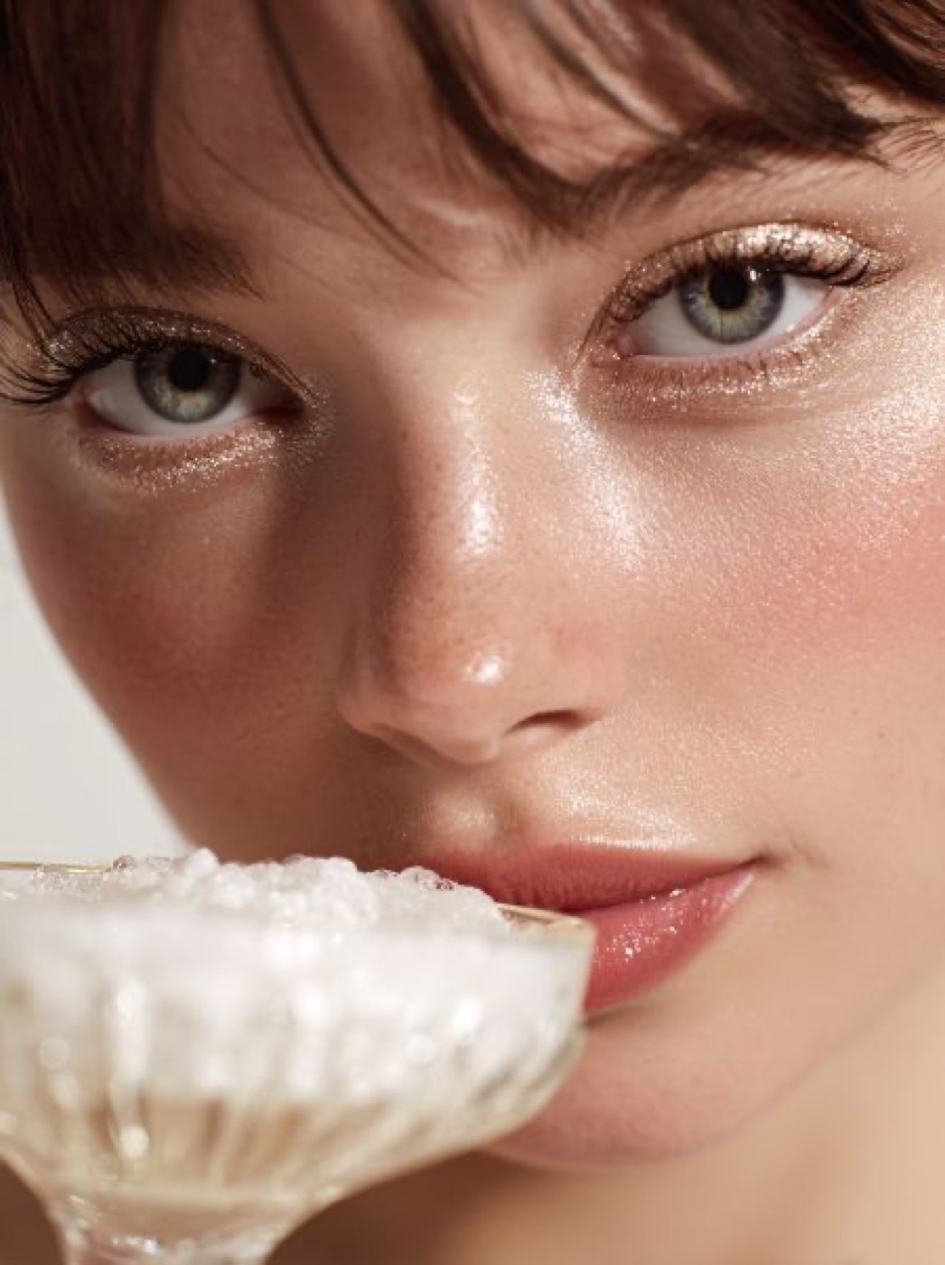 Entdecke die wahre Schönheit von Wimpern & Augenbrauen
